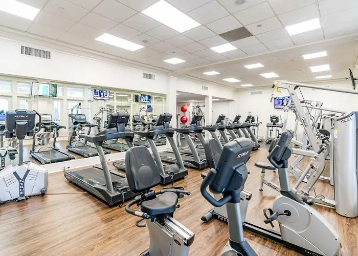 Club 1208c By Youngs Suncoast Apartment