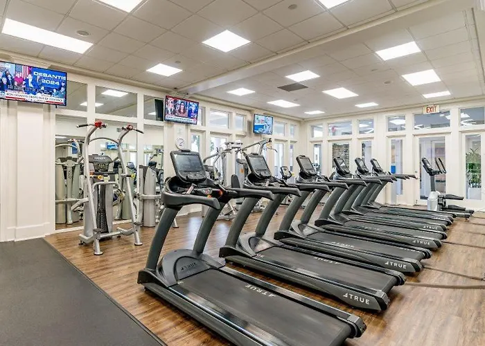 Club 1208c By Youngs Suncoast *