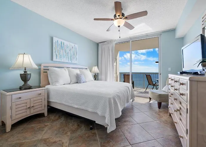 Club 1208c By Youngs Suncoast Apartment