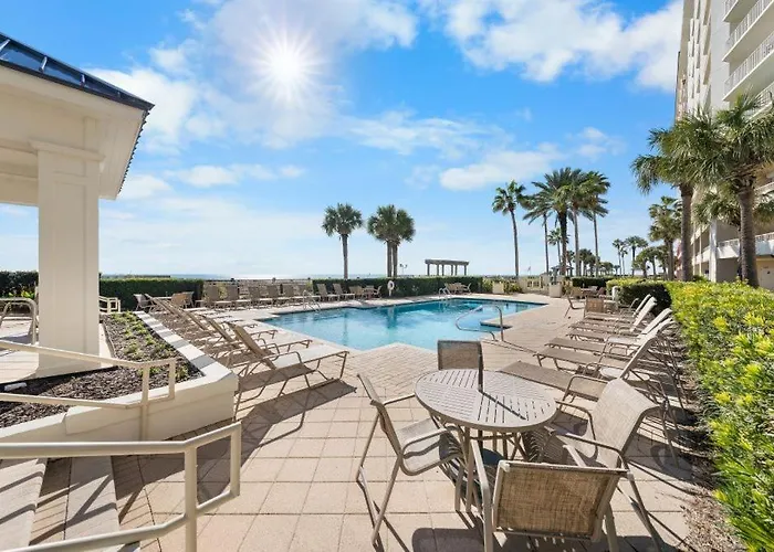 Apartment Club 1208c By Youngs Suncoast